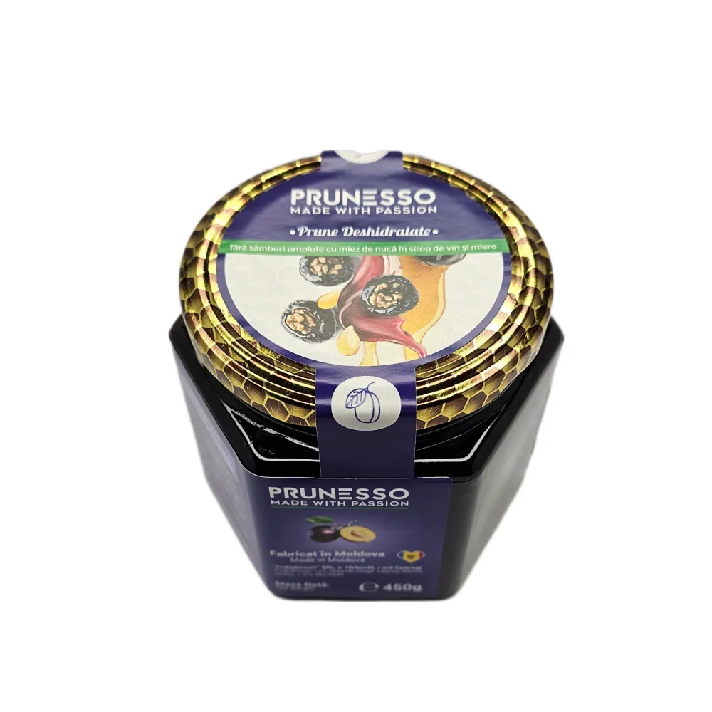 Prune deshidratate umplute cu miez de nucă în sirop de vin și miere – borcan 420g Prune deshidratate Prunesso umplute cu miez de nucă în sirop de vin și miere, borcan 420g